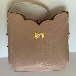 BETSY JOHNSON.Croc embossed pink faux leather structured shoulder bag w/…